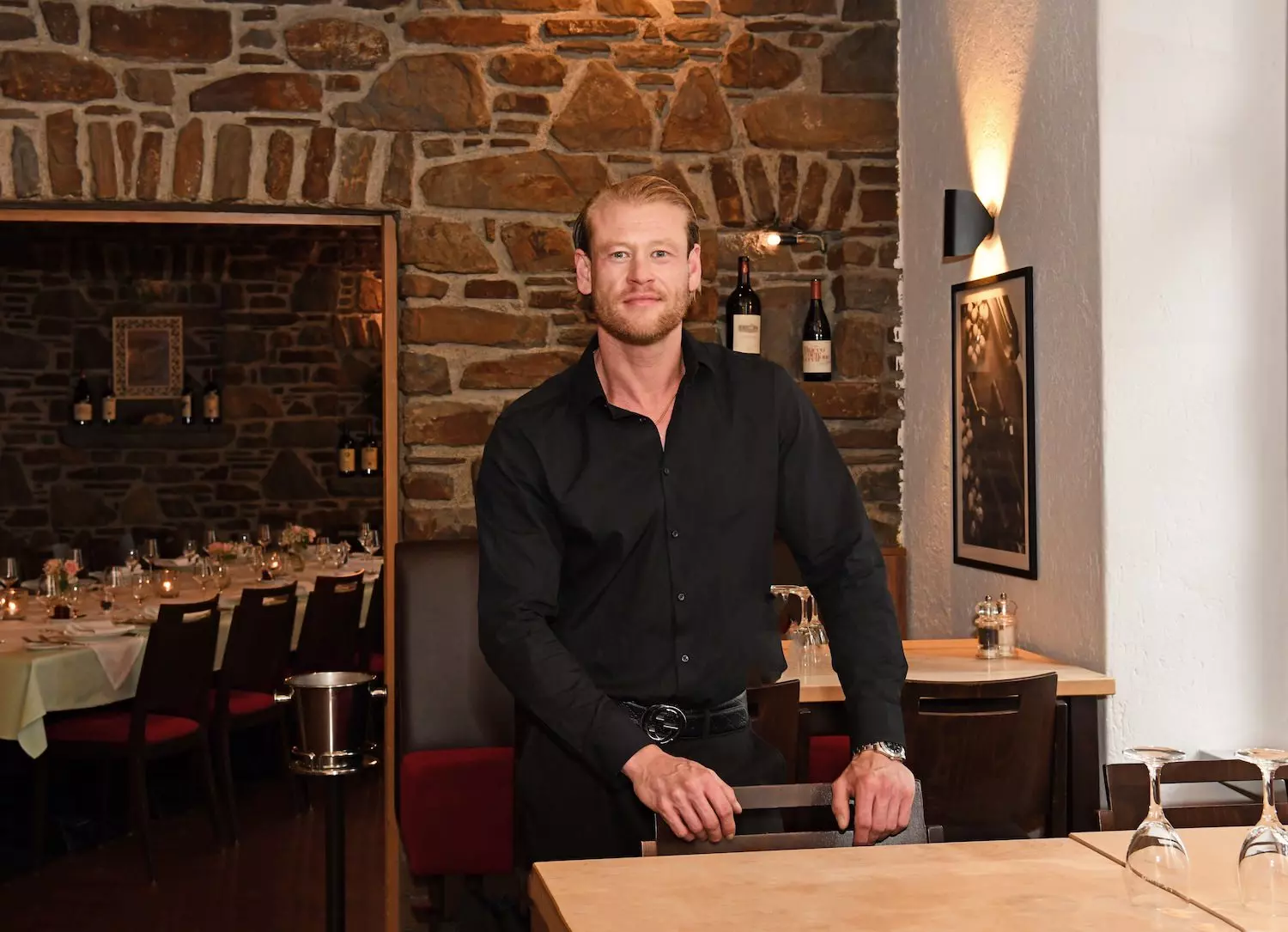 Geschäftsführer von Pasta & Vino Bonn im Restaurant.